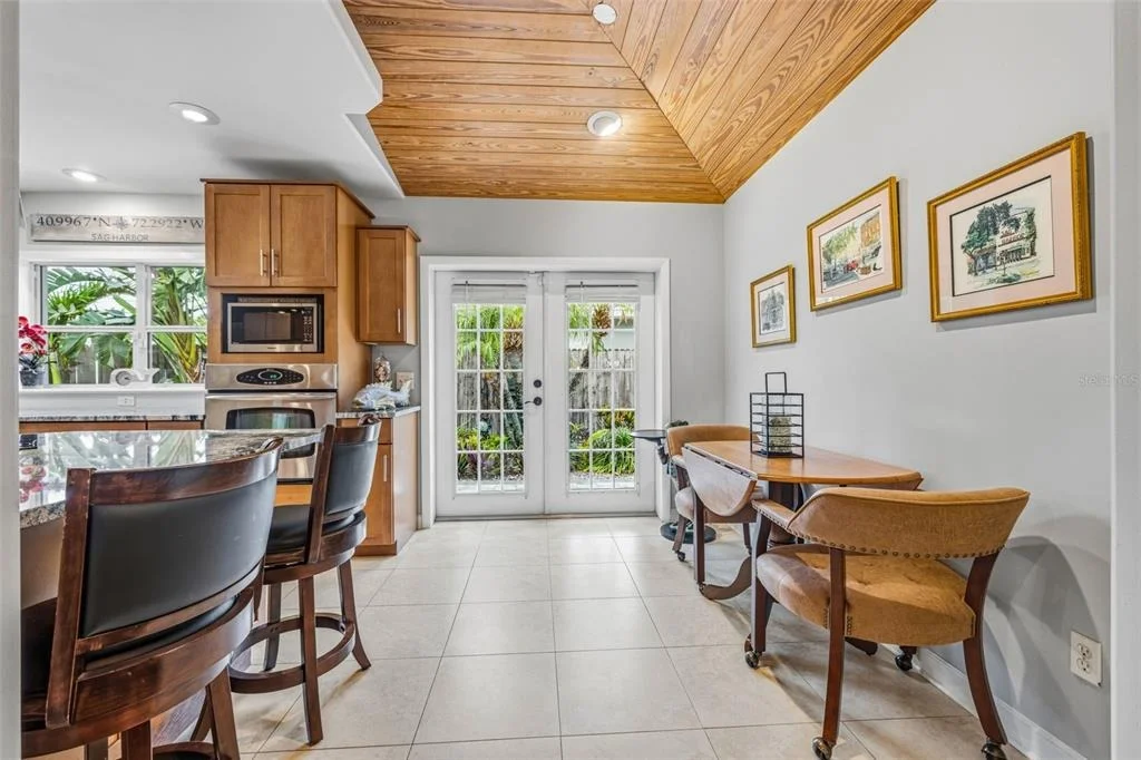 Photo of 894 JOAN STREET