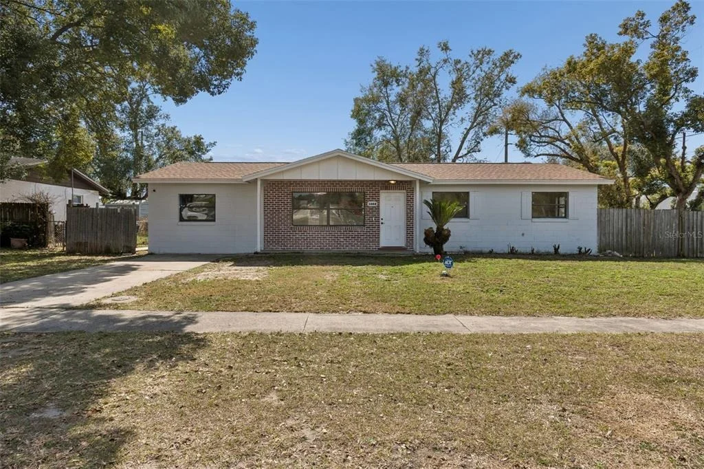 Photo of 1402 ROLLING GREEN DRIVE
