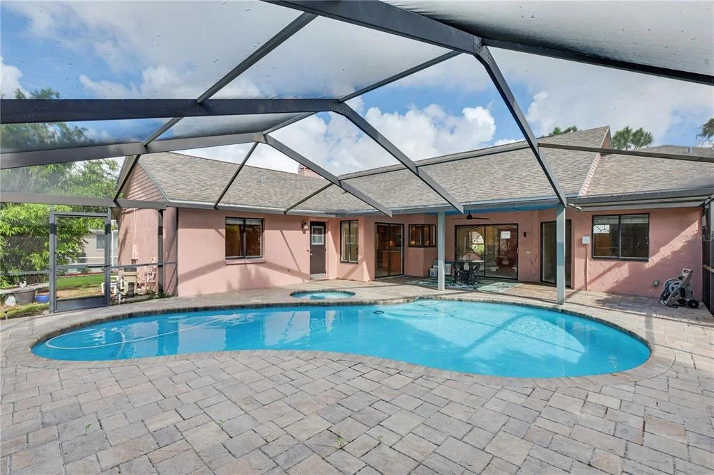 Photo of 1703 PADDOCK DRIVE