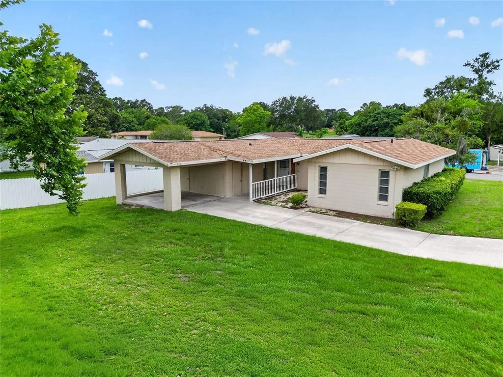 Photo of 16 LAKE COURT LOOP
