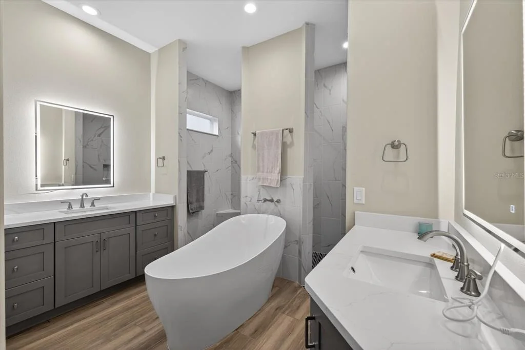 Photo of 1208 SUNSET LANE