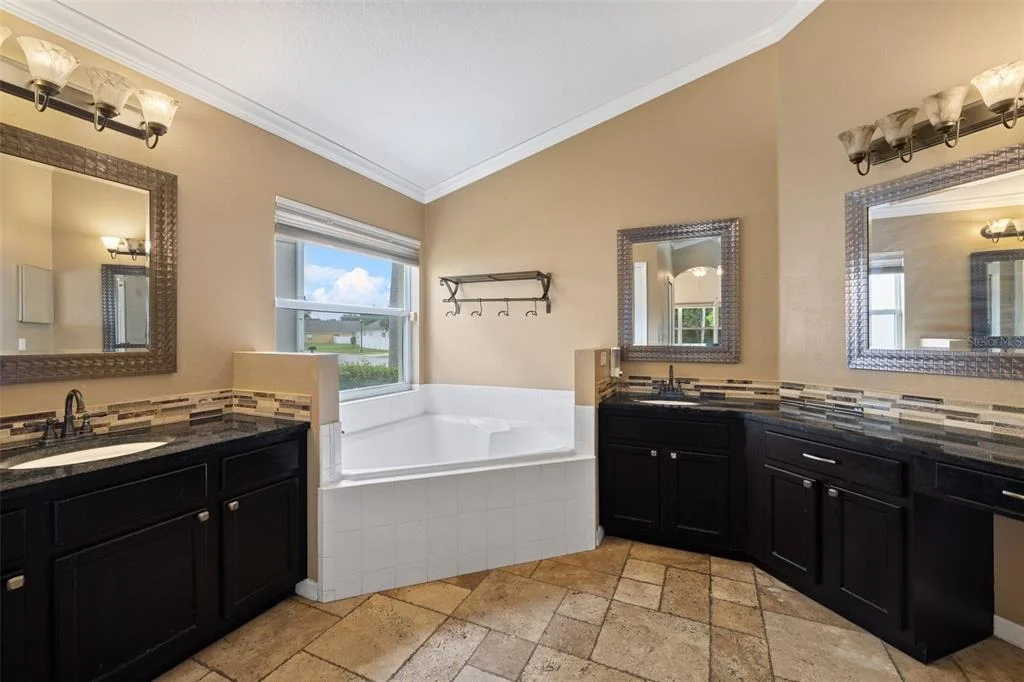 Photo of 16236 DEER CHASE LOOP