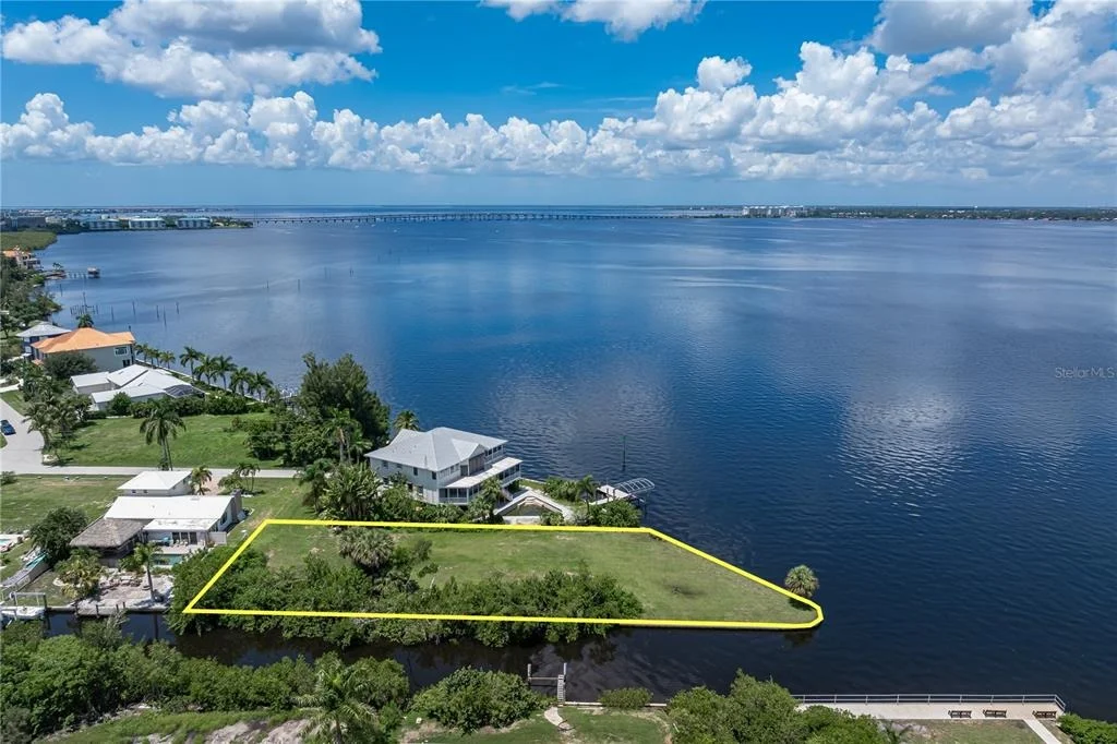 Photo of 302 KLISPIE DRIVE