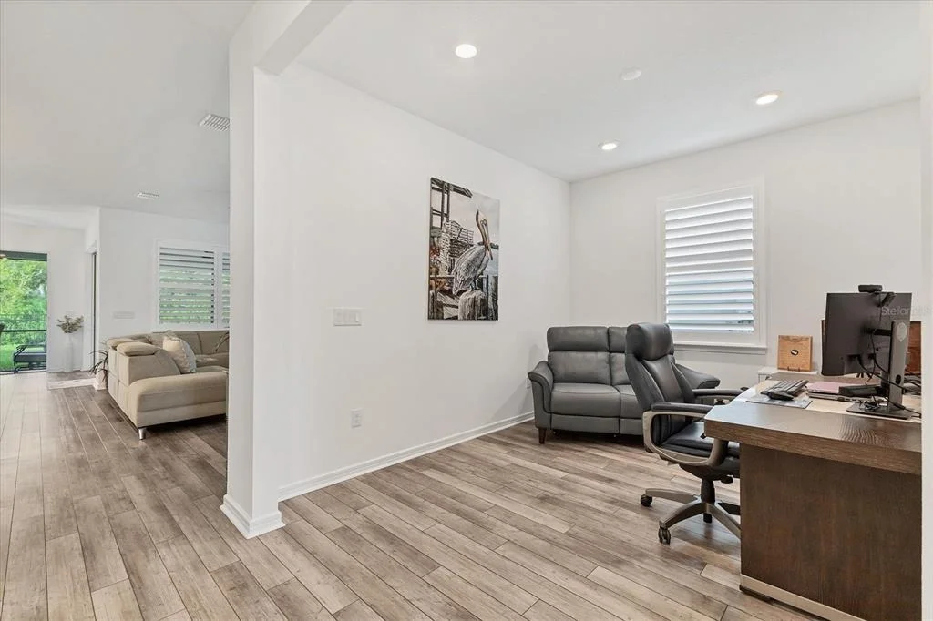 Photo of 10622 WYNWARD WAY