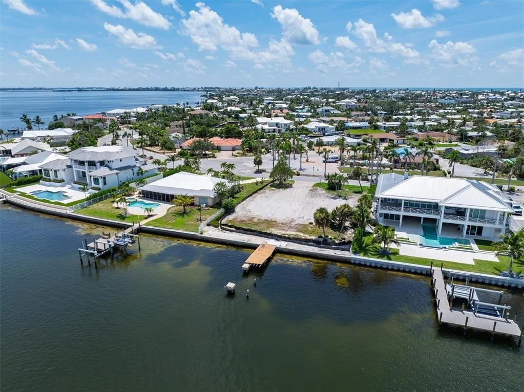 Photo of 659 KEY ROYALE DRIVE