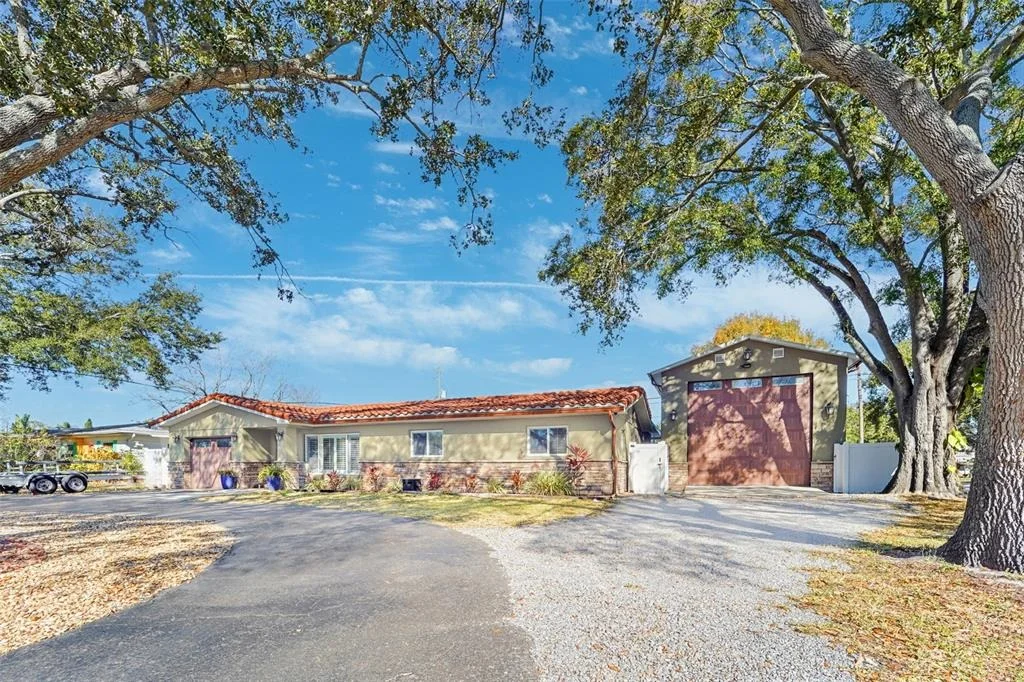 Photo of 3595 FLORAL DRIVE