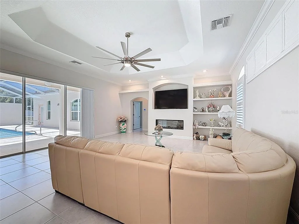 Photo of 1321 VALIANT AVENUE
