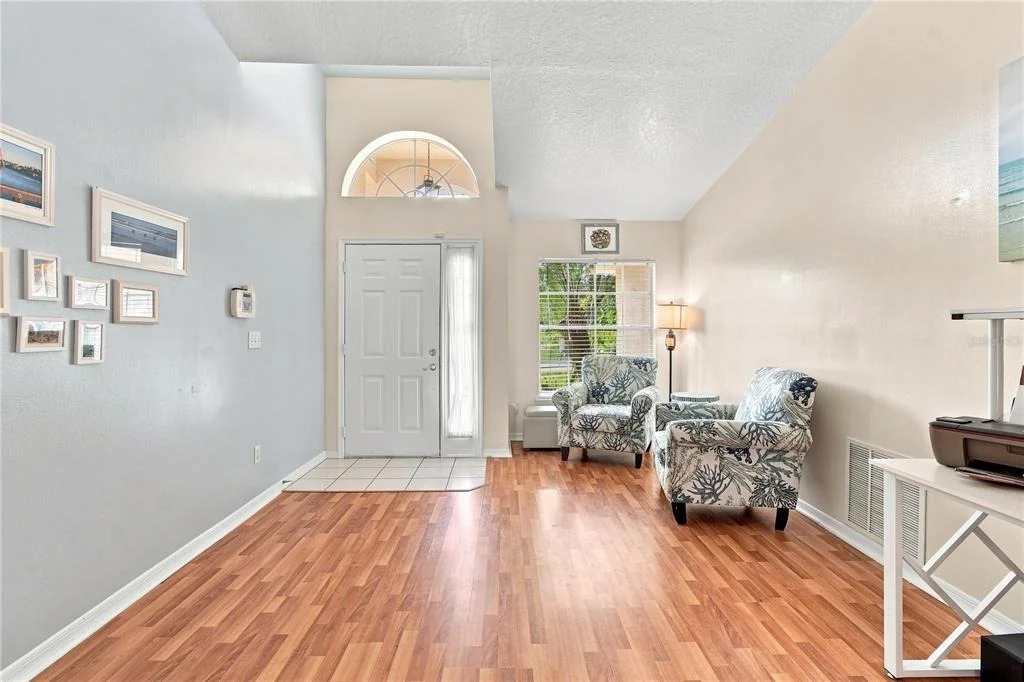 Photo of 1009 SPRING LOOP WAY