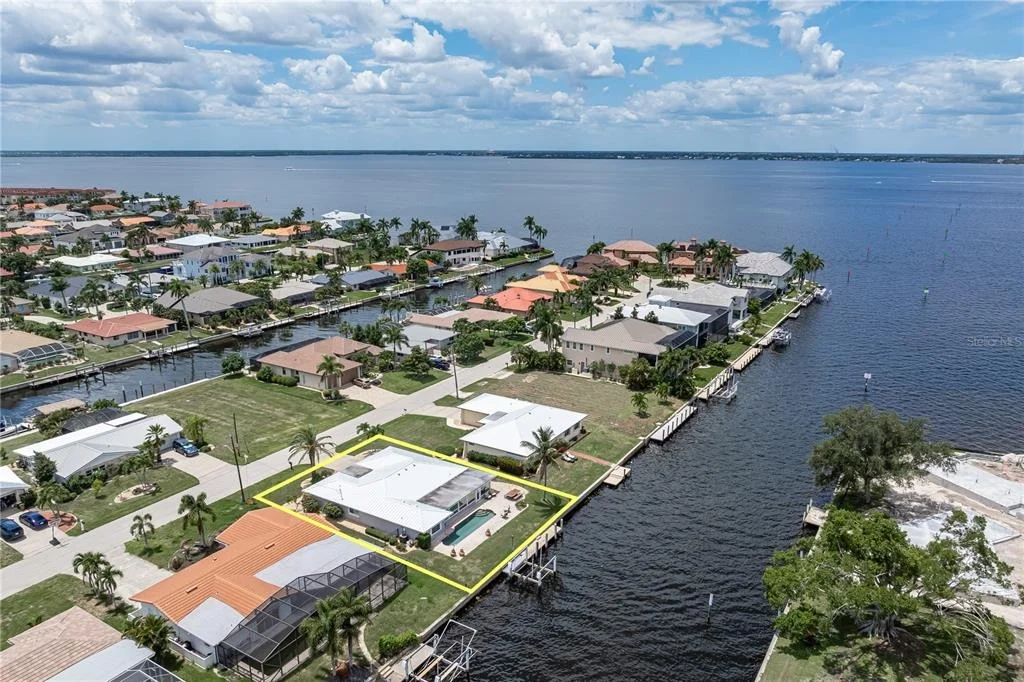 Photo of 2211 PALM TREE DRIVE