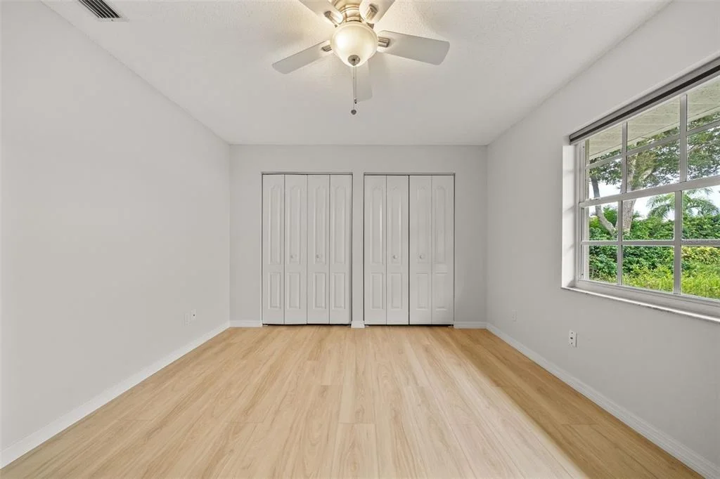 Photo of 555 PARK ESTATES SQUARE