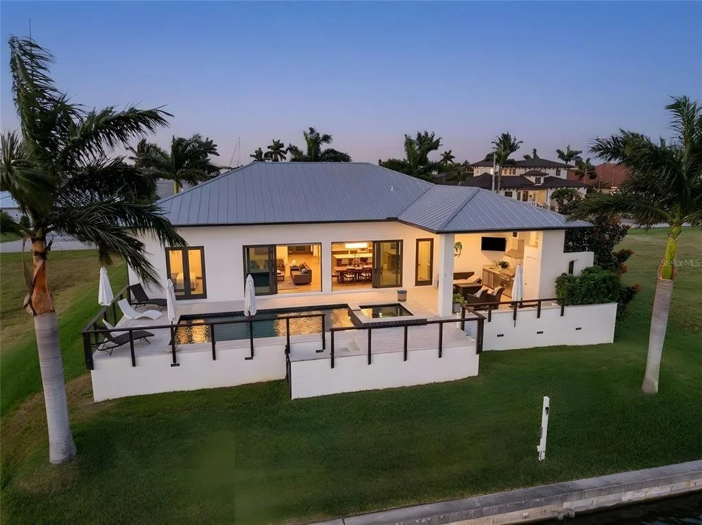 Photo of 125 COLONY POINT DRIVE