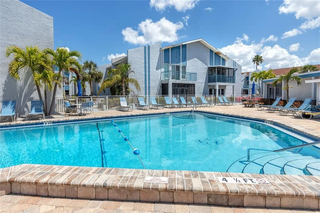 Photo of Unit H at 159 MEDALLION BOULEVARD