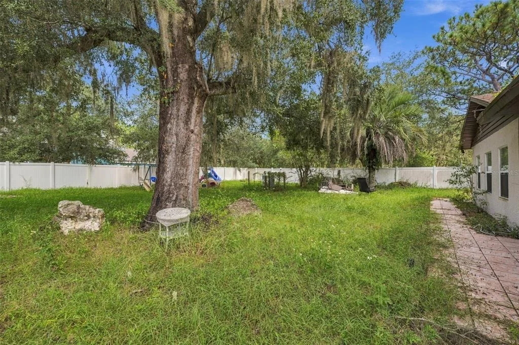 Photo of 15499 OAKCREST CIRCLE