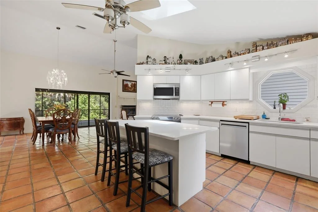 Photo of 881 PINTO CIRCLE