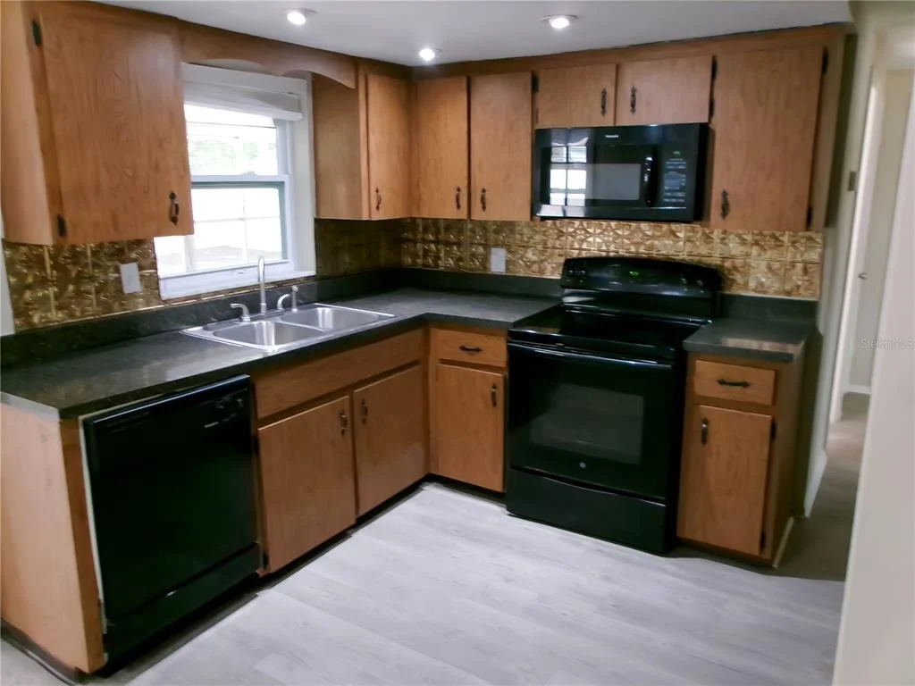 Photo of 1421 NORMANDY BOULEVARD