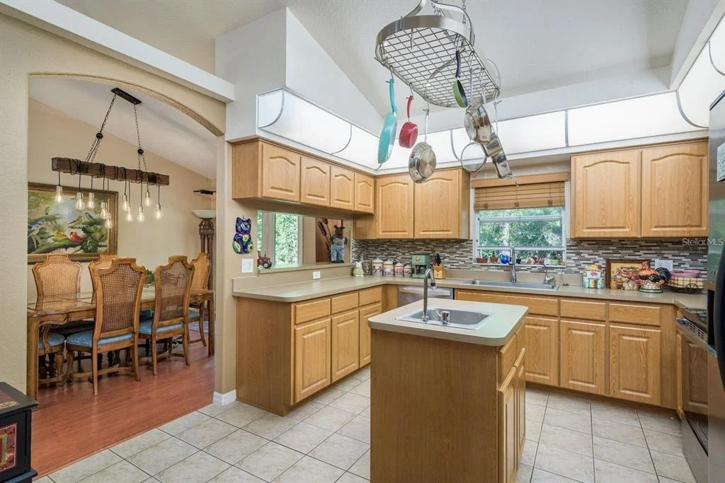 Photo of 7182 GRIFFIN ROAD