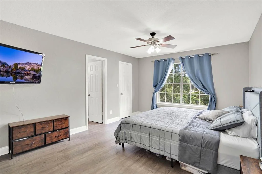 Photo of Unit I201 at 5545 DEVONBRIAR WAY