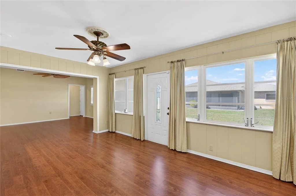 Photo of 5852 LINCOLN ROAD