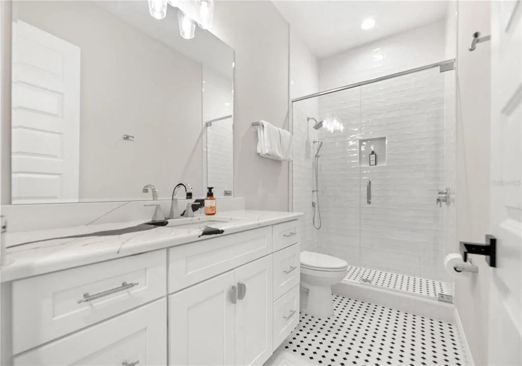 Photo of 2559 PALM AVENUE