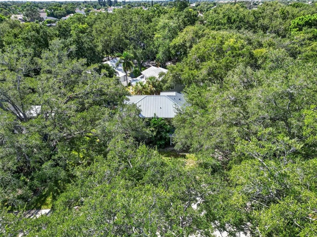 Photo of 6812 ARBOR OAKS DRIVE