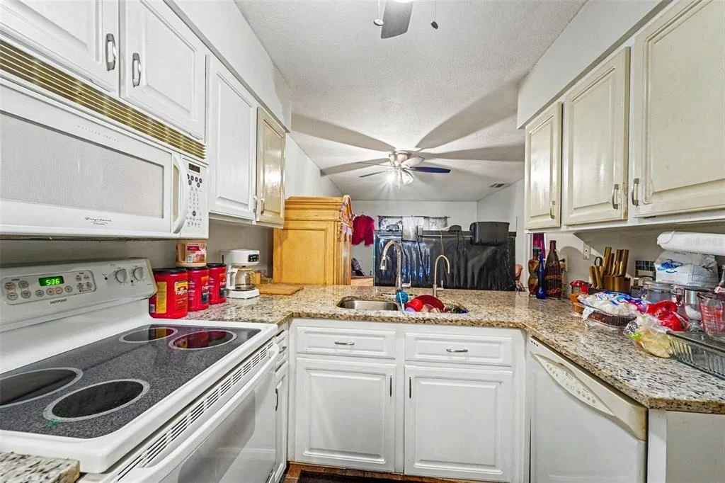 Photo of 12435 KNOLLBROOK LANE