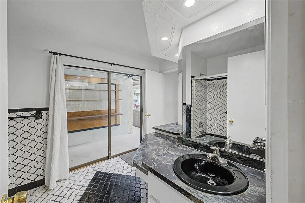 Photo of 1411 IVYDALE ROAD