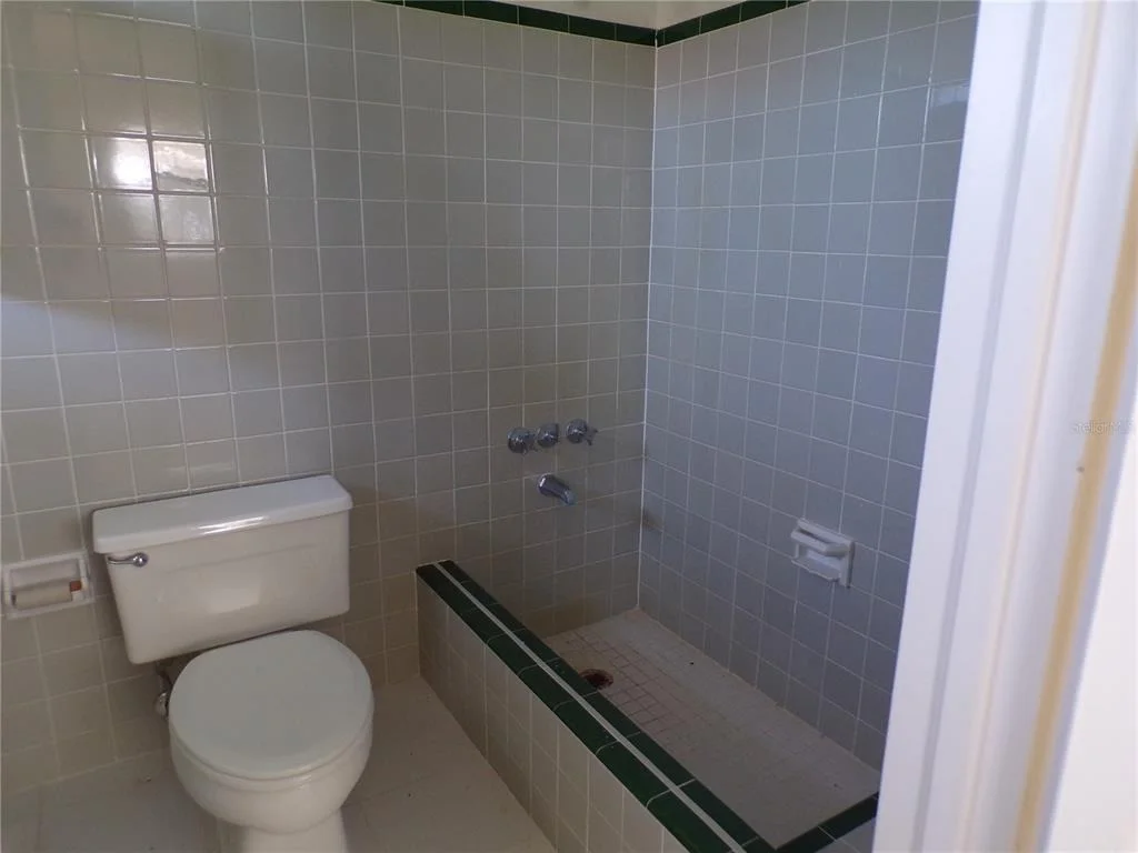 Photo of 1124 SUNSET DRIVE
