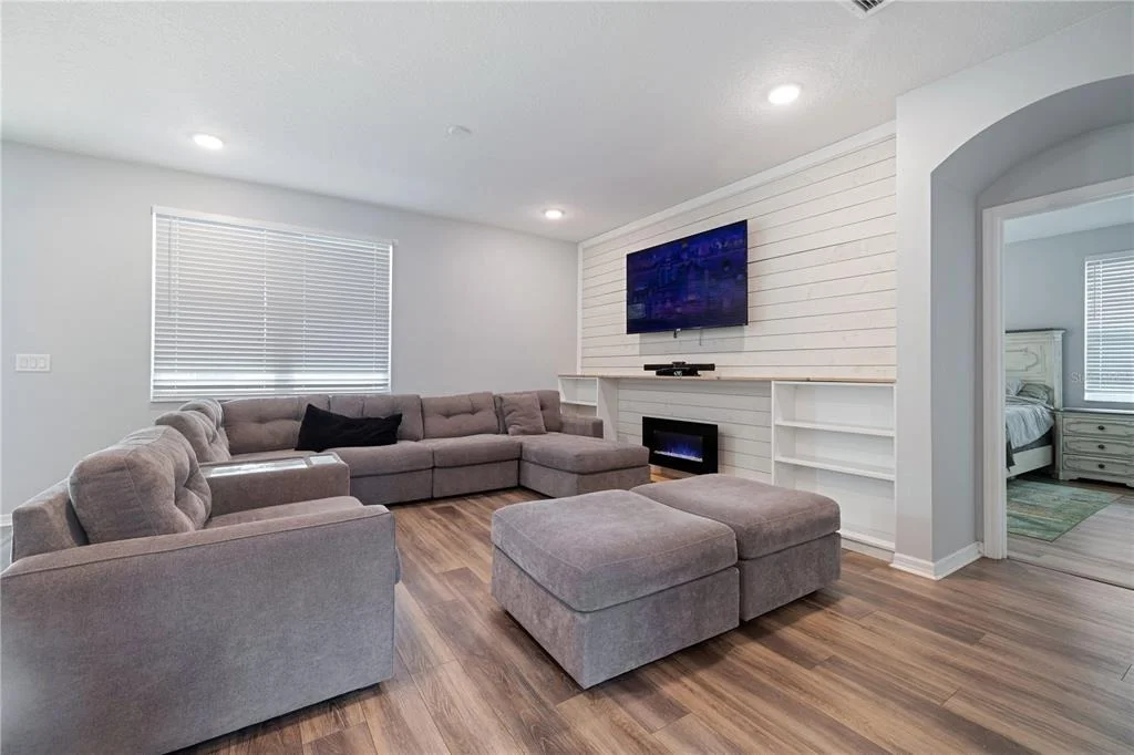 Photo of 16720 MOONER PLANK CIRCLE