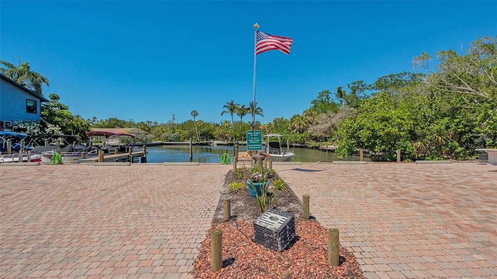 Photo of 619 BUTTONWOOD DRIVE