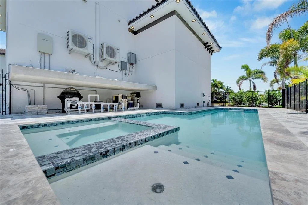 Photo of 517 TREVISO DRIVE