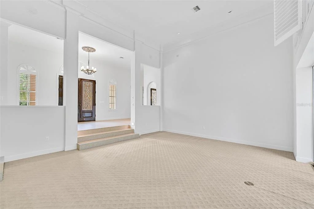 Photo of 909 MACEWEN DRIVE
