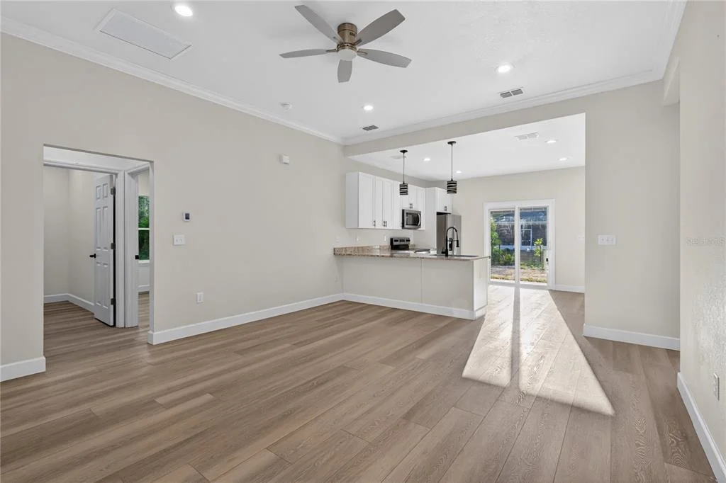 Photo of 661 NE 150TH COURT