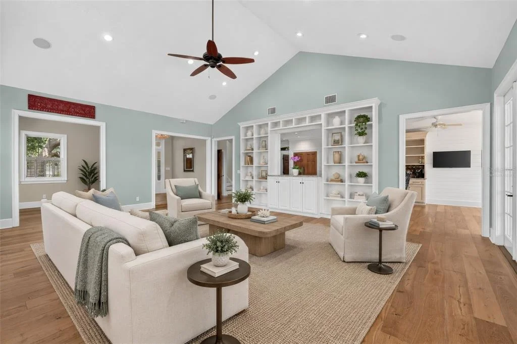 Photo of 580 W 10TH AVENUE