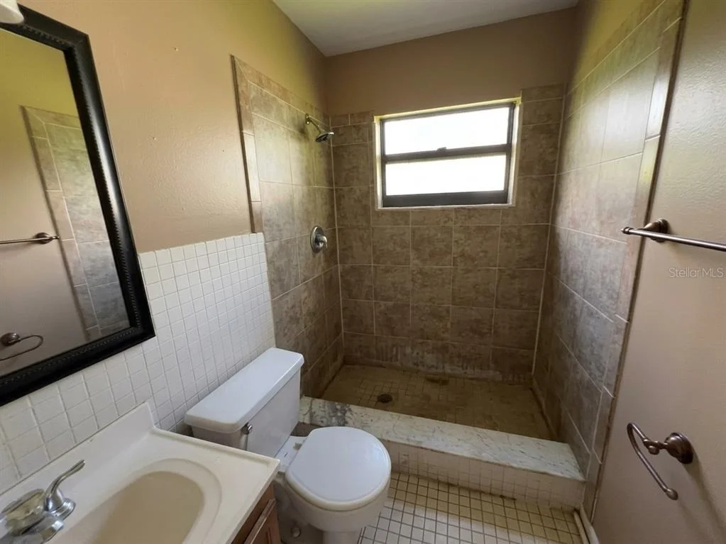 Photo of 996 GRAYSON DRIVE