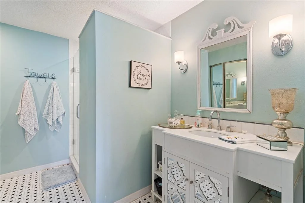 Photo of 2220 MARSHALL DRIVE