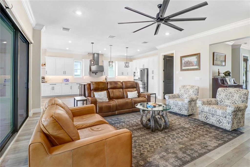 Photo of 6104 LAGOMAR LANE
