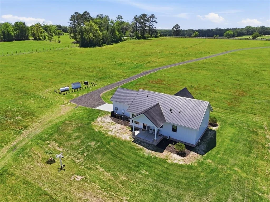 Photo of 18605 NW COUNTY ROAD 235A