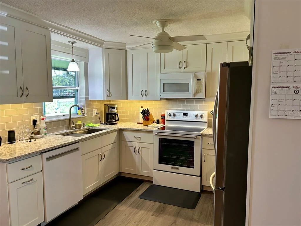 Photo of 1638 PARADISE LANE
