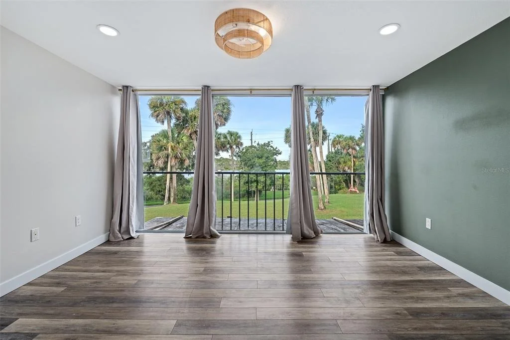 Photo of Unit UT87 at 5500 OCEAN SHORE BOULEVARD