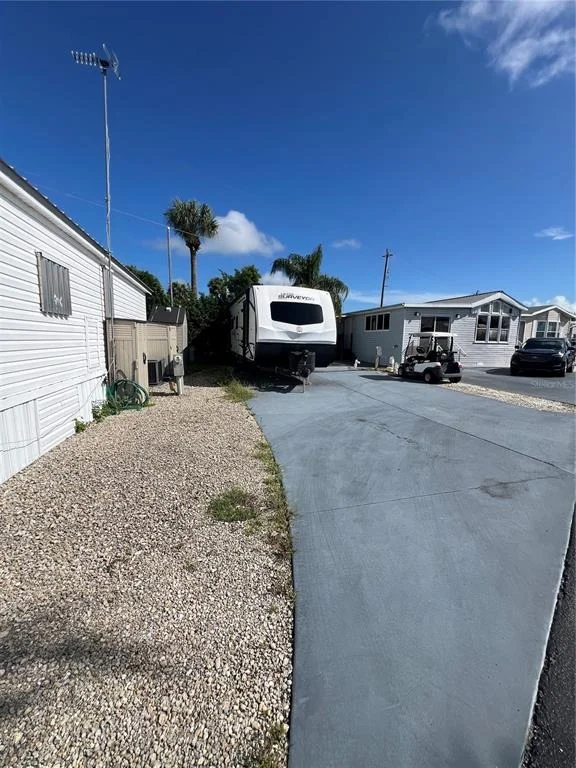 Photo of Unit 7 at 7950 STATE ROAD 78 W