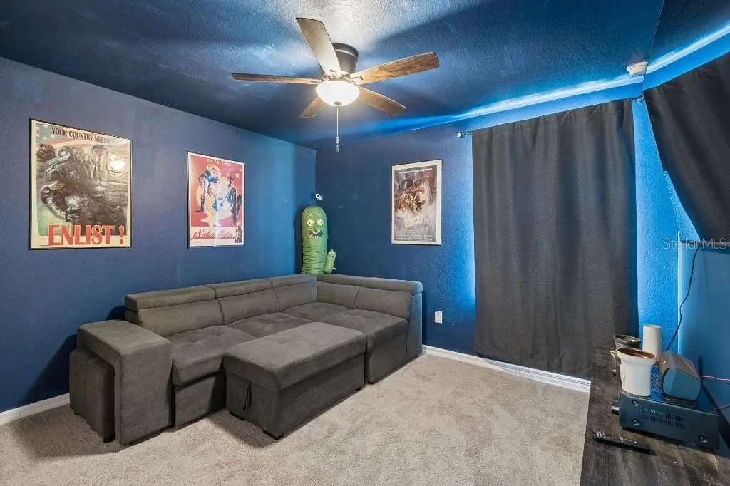 Photo of 1101 LONE PALM WAY