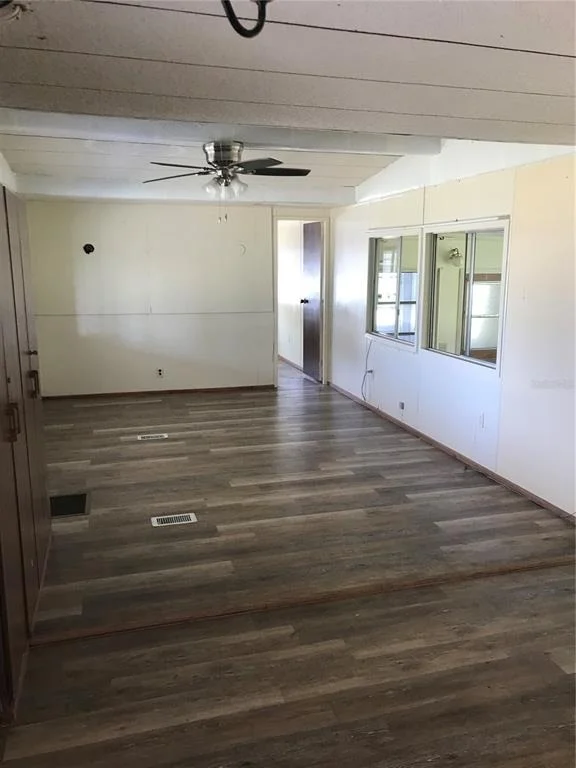 Photo of 1474 LAKE DRIVE W