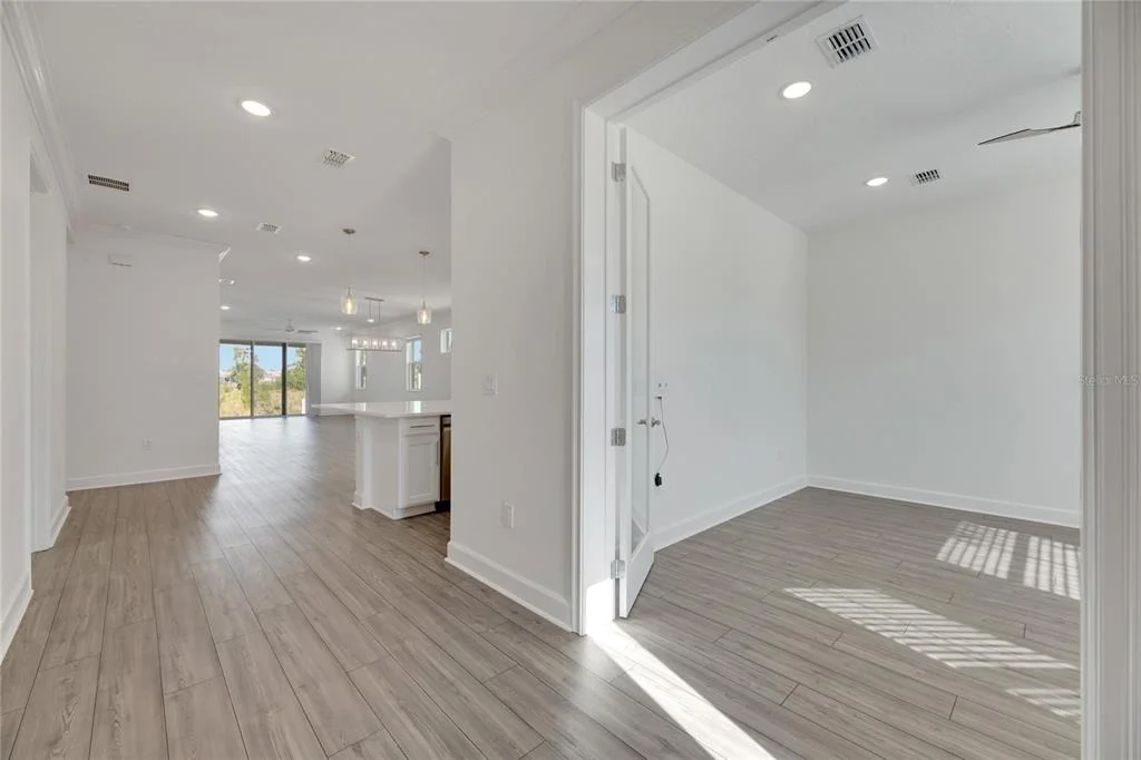 Photo of 923 SIGNET DRIVE