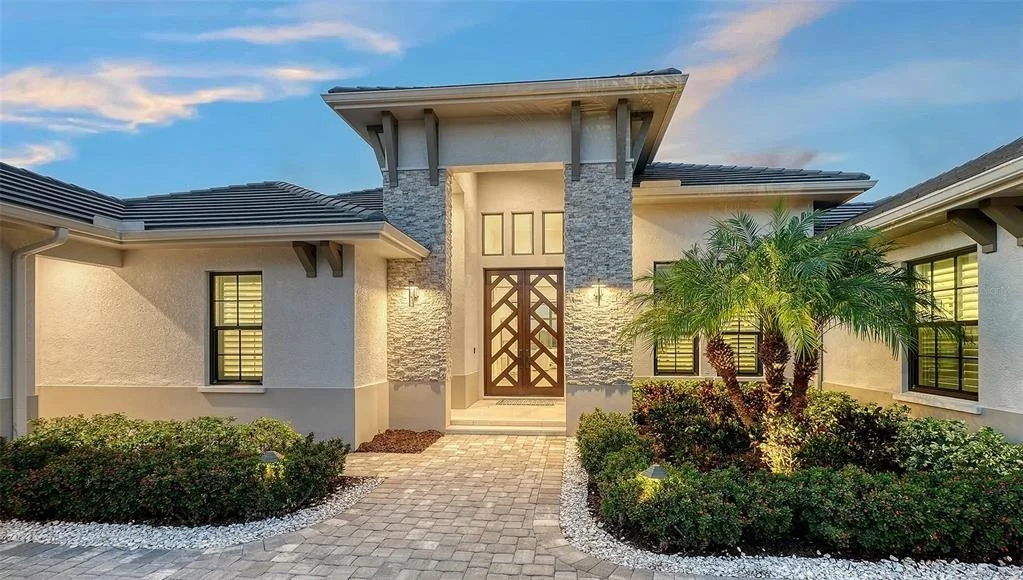 Photo of 8339 LUCERNE LOOP