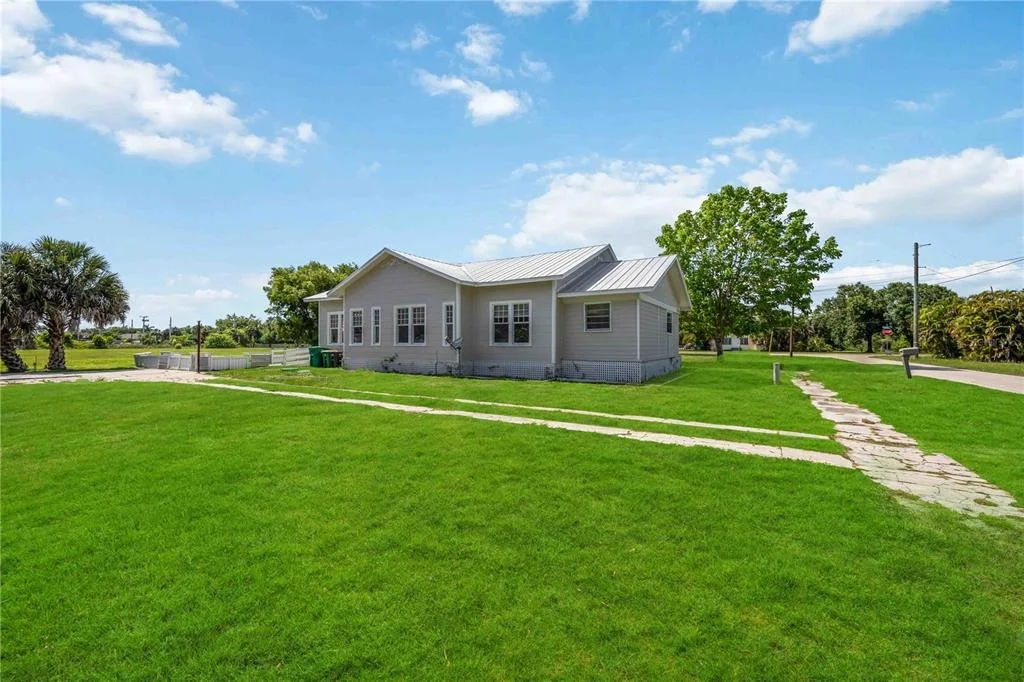 Photo of 815 SOLONA LOOP