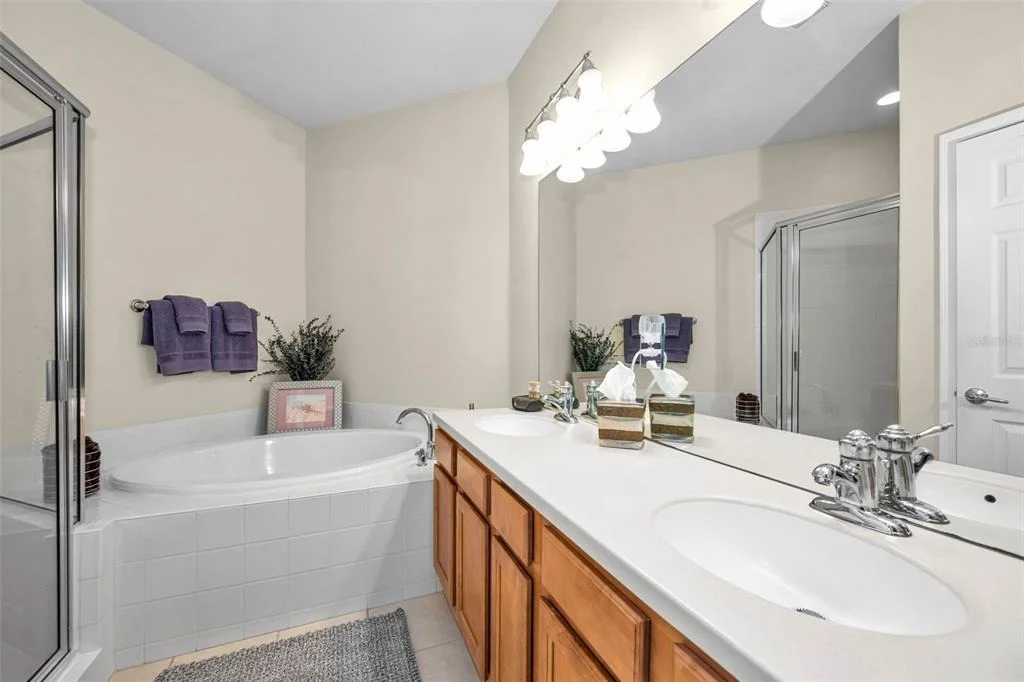 Photo of 889 LANTERN WAY