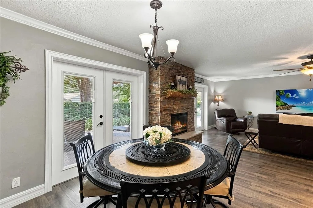 Photo of 1044 FOREST CIRCLE