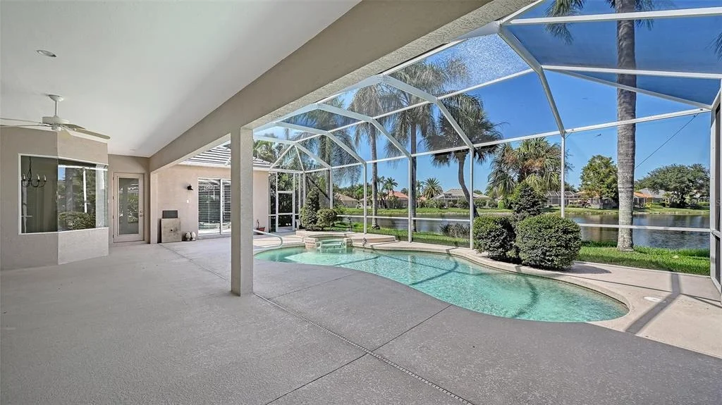 Photo of 335 PARK TRACE BOULEVARD