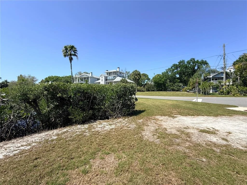 Photo of 231 LAGOON DRIVE