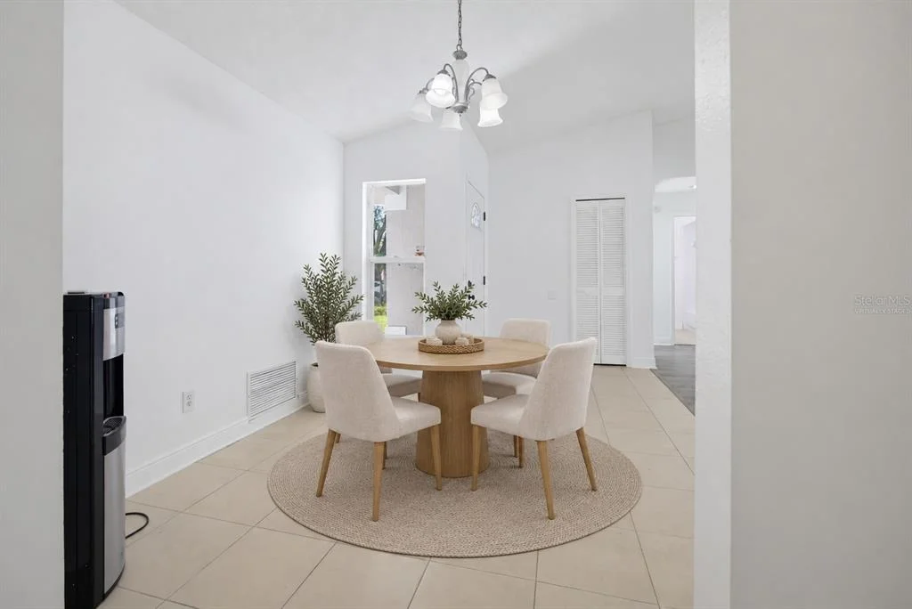 Photo of 1060 DEES DRIVE